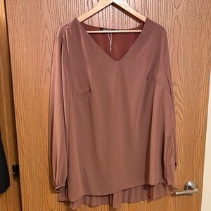 Stunning back brown shirt